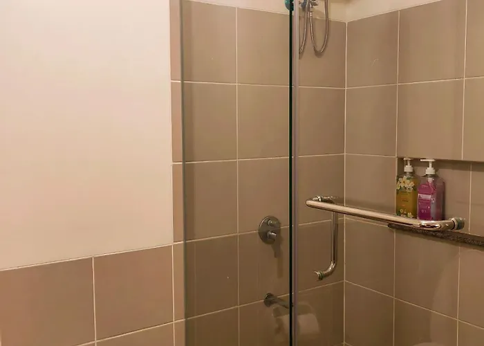 Apartahotel Cozy 2br With Pool At Satori Residences Pasig
